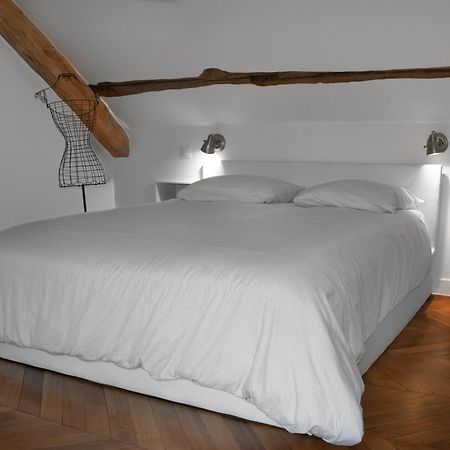 Loft Dans Le Clocher Face Au Chateau Bonnelles Bagian luar foto