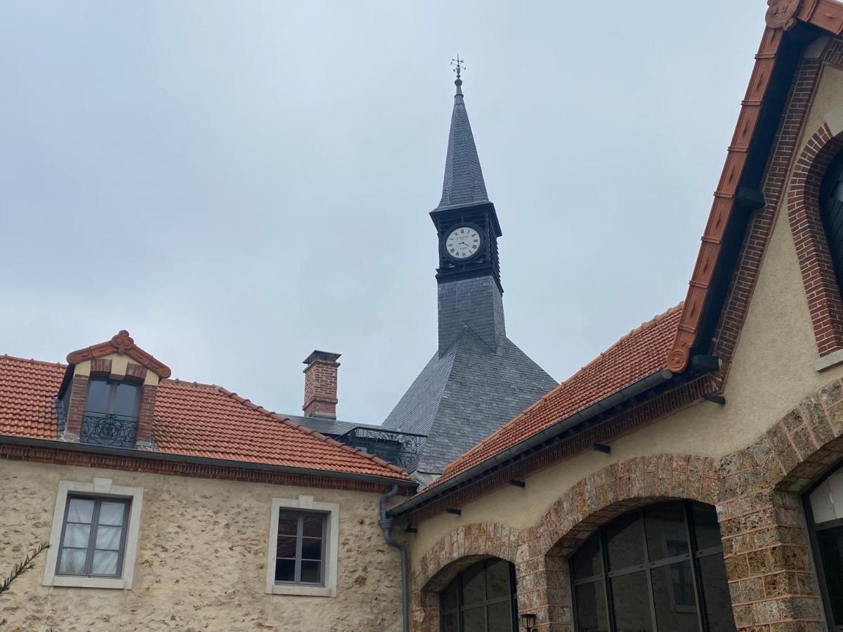 Loft Dans Le Clocher Face Au Chateau Bonnelles Bagian luar foto