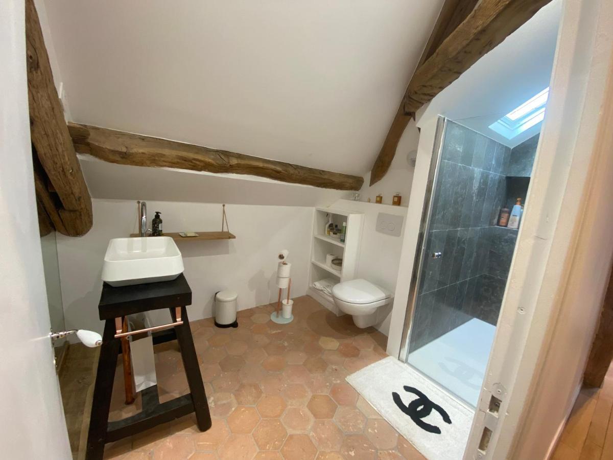 Loft Dans Le Clocher Face Au Chateau Bonnelles Bagian luar foto