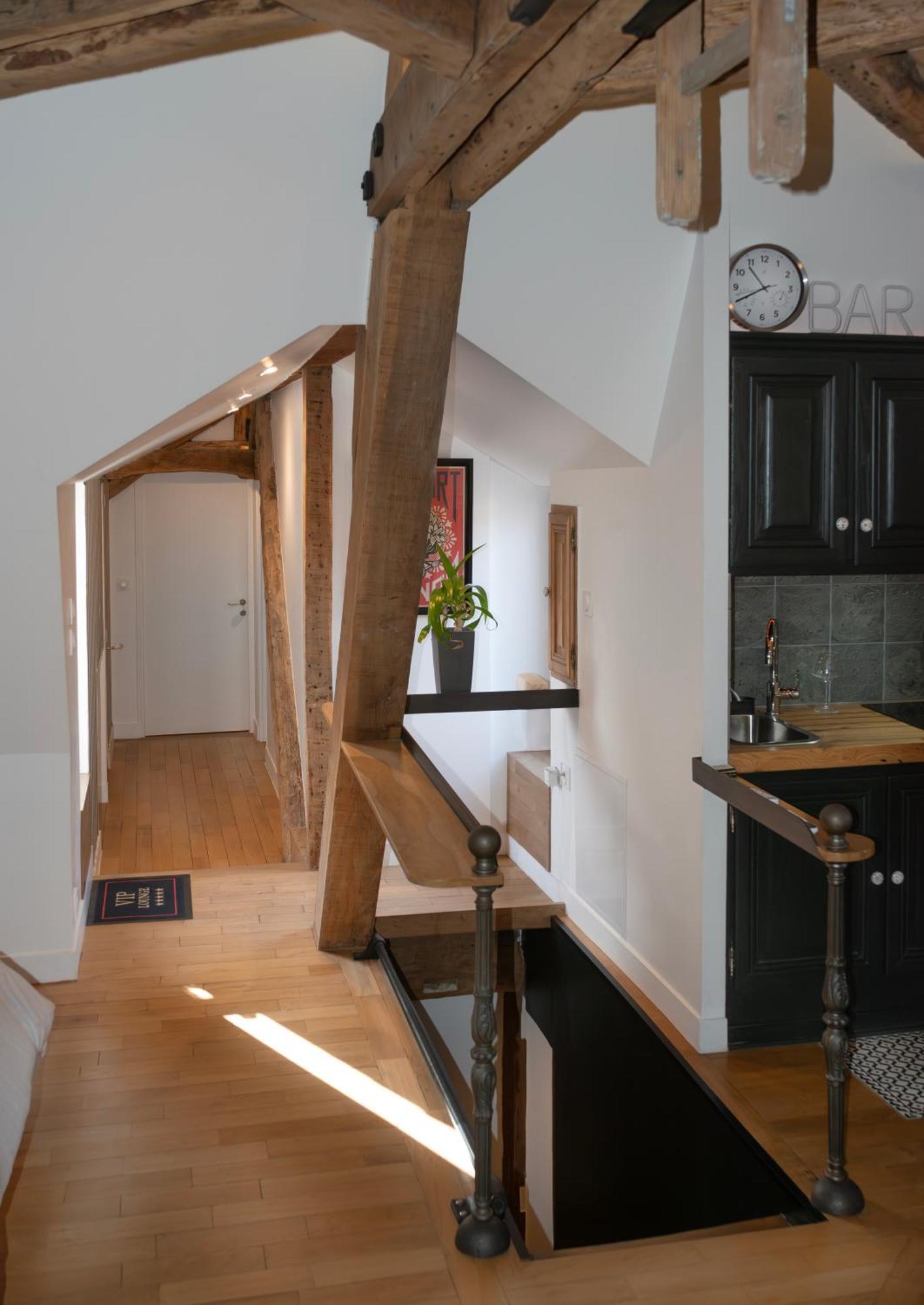 Loft Dans Le Clocher Face Au Chateau Bonnelles Bagian luar foto