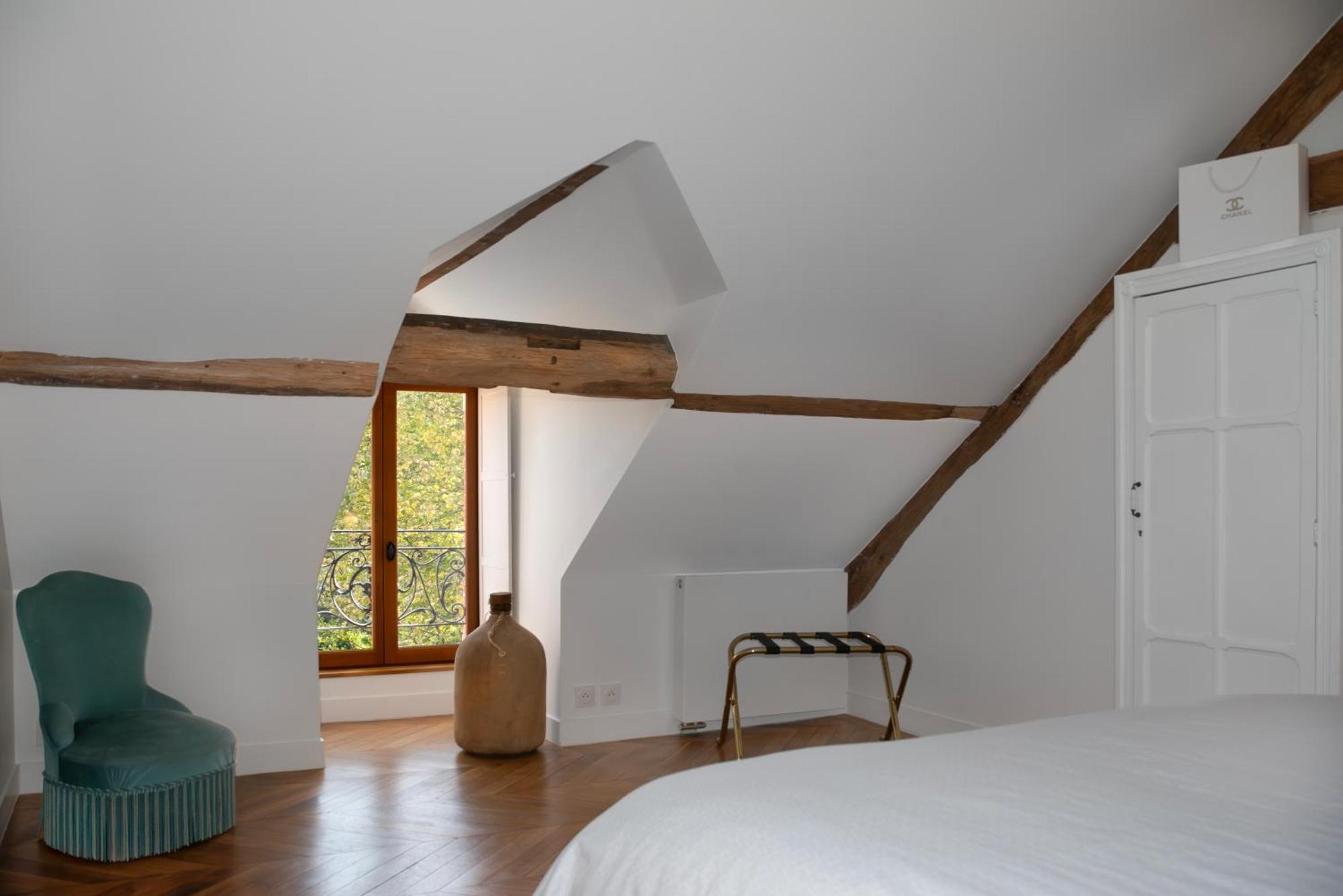 Loft Dans Le Clocher Face Au Chateau Bonnelles Bagian luar foto